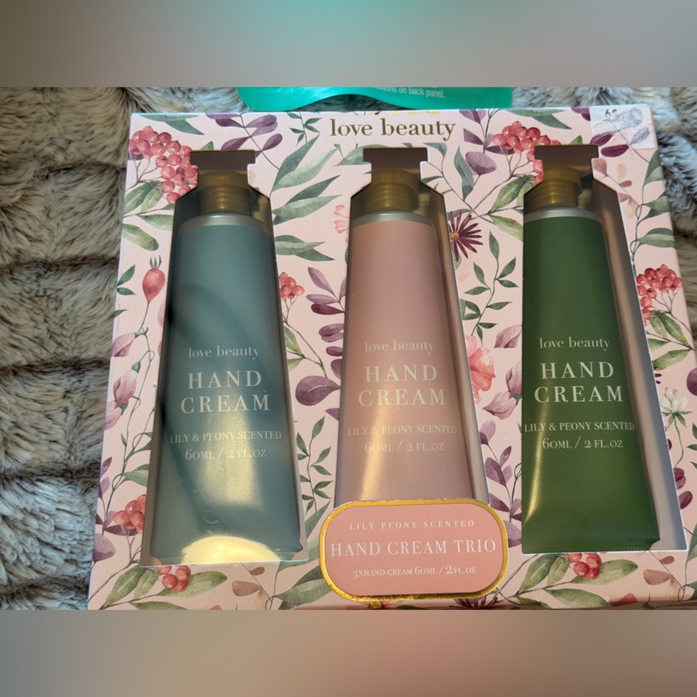 Cozy Spa Self Care Gift Bundle,NWT - Picture 5 of 6